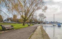 Town quay at Christchurch Wallpaper