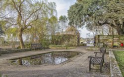 Garden behind Christchurch Priory Wallpaper