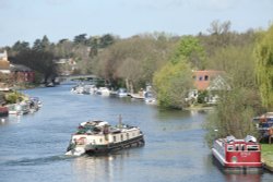 The Thames at Caversham, looking towards Caversham Bridge Wallpaper