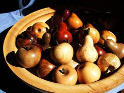 basket of fruit Wallpaper