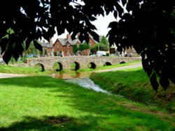 Pack Horse bridge at Rearsby Leicestershire Wallpaper