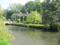 River Coln flowing through Bibury Wallpaper