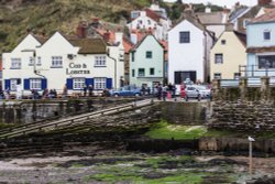 I Am Watching You, Staithes, North Yorkshire Wallpaper