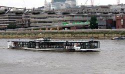 The Thames and floating restaurant Wallpaper