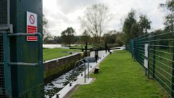 Lower Ringstead Lock Wallpaper