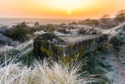 Winter 's dawn in Saltfleetby Wallpaper