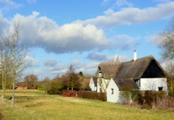 Sawbridge Cottage Wallpaper