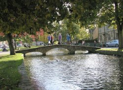 Bourton on the Water Wallpaper