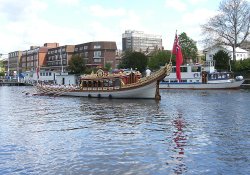 Royal Barge Gloriana Wallpaper