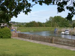 River Arun at Arundel. Wallpaper