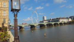 Westminster Bridge over the River Thames Wallpaper