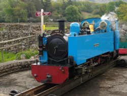 Ravenglass & Eskdale railway 'Wroxham Broad' at Dalegarth Wallpaper