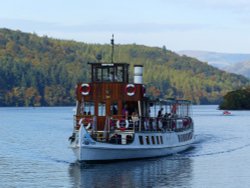 Windermere steamer Tern arrives at Bowness Wallpaper