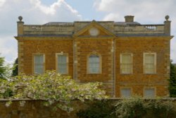 Georgian House in Sandford St Martin, Oxfordshire Wallpaper