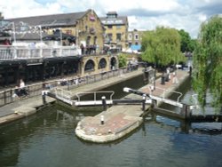 Regent's Canal - Camden Lock Wallpaper