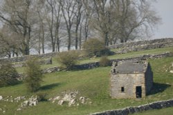 Old Hut above Hartington, Derbyshire Wallpaper