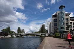 The Thames Path at Reading Wallpaper