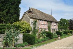 Mount House, Great Somerford, Wiltshire 2015 Wallpaper