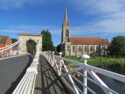 the bridge at marlow Wallpaper