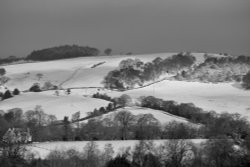 Snow on Gun Hill from Leek, Staffordshire Wallpaper