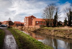 Louth Canal Wallpaper