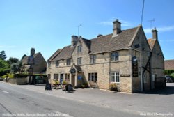 Wellesley Arms, Sutton Benger, Wiltshire 2015 Wallpaper