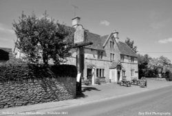 Wellesley Arms, Sutton Benger, Wiltshire 2015 Wallpaper