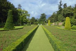 Cliveden House Grounds Wallpaper