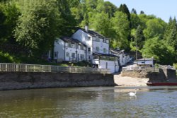 River Wye near Symonds Yat Wallpaper