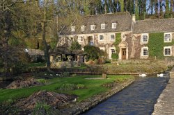 Swan Hotel, Bibury, Gloucestershire, Cotswolds Wallpaper