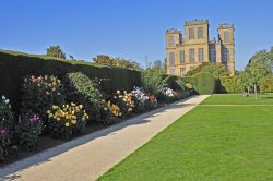 Hardwick Hall and garden Wallpaper