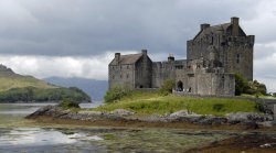 Eilean Donan Castle Wallpaper