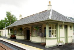 Glenfinnan Station Wallpaper