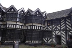 Little Moreton Hall, Cheshire Wallpaper