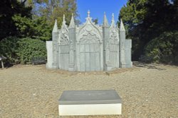 Claremont Landscape Garden - the mausoleum Wallpaper