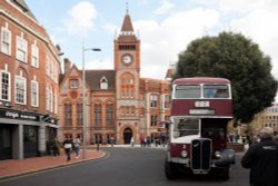 Ex-Reading Transport Bus parked in front of Reading Town Hall Wallpaper