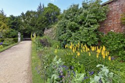 Polesden Lacy Garden Wallpaper