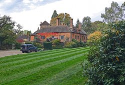 Ramster House and Gardens, Chiddingfold Wallpaper