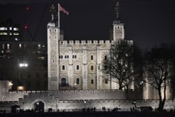 Tower of London at night Wallpaper