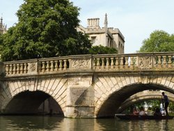 Kitchen Bridge over the River Cam, Cambridge Wallpaper