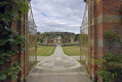 Hever Castle Gardens Wallpaper