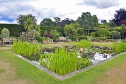 Hever Castle Gardens Wallpaper