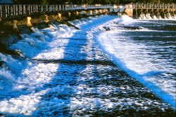 Cookhham Lock and Weir Wallpaper