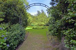 Hoveton Hall Garden Wallpaper