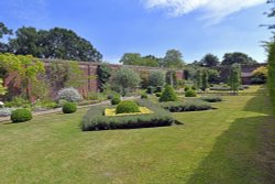 Hoveton Hall Garden Wallpaper