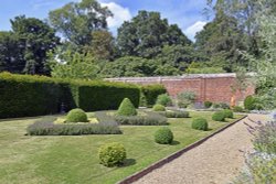 Hoveton Hall Garden Wallpaper