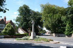 The war memorial and view down Oxford Road, Benson Wallpaper