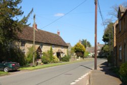 Period cottages in Main Street, Duns Tew Wallpaper
