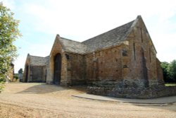 Swalcliffe Barn Wallpaper