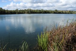 Caversham Lakes Wallpaper